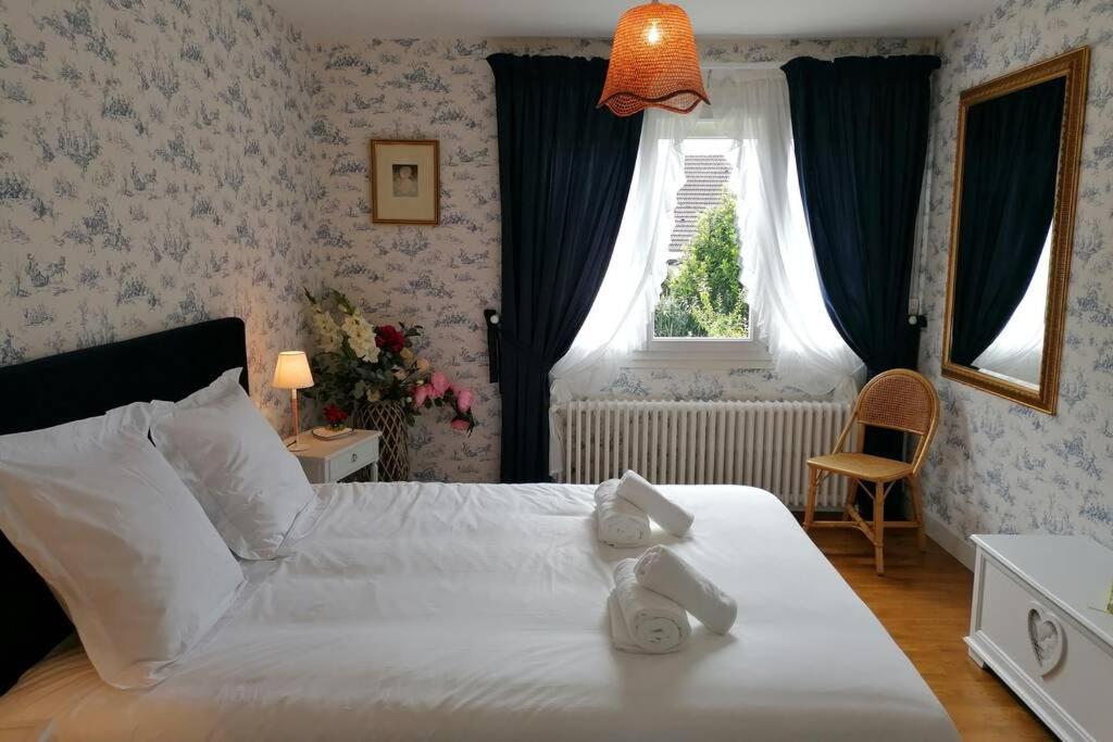 La Roseliere Maison Plain Pied Confortable Belle Decoration Jardin Magnifique 10 Mn A Pied Centre Ville Bayeux Proche Plages Du Debarquement Exterior foto